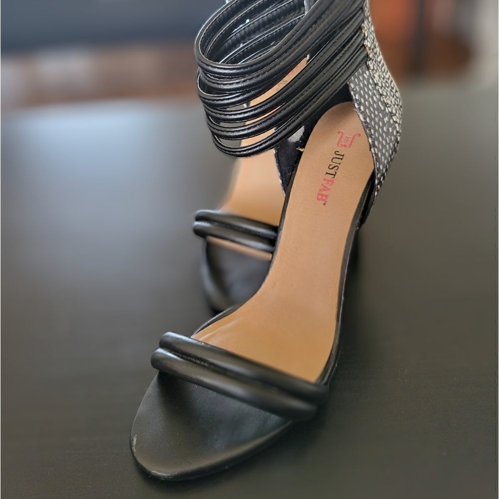 JustFab strappy sandals - Picture 2 of 6